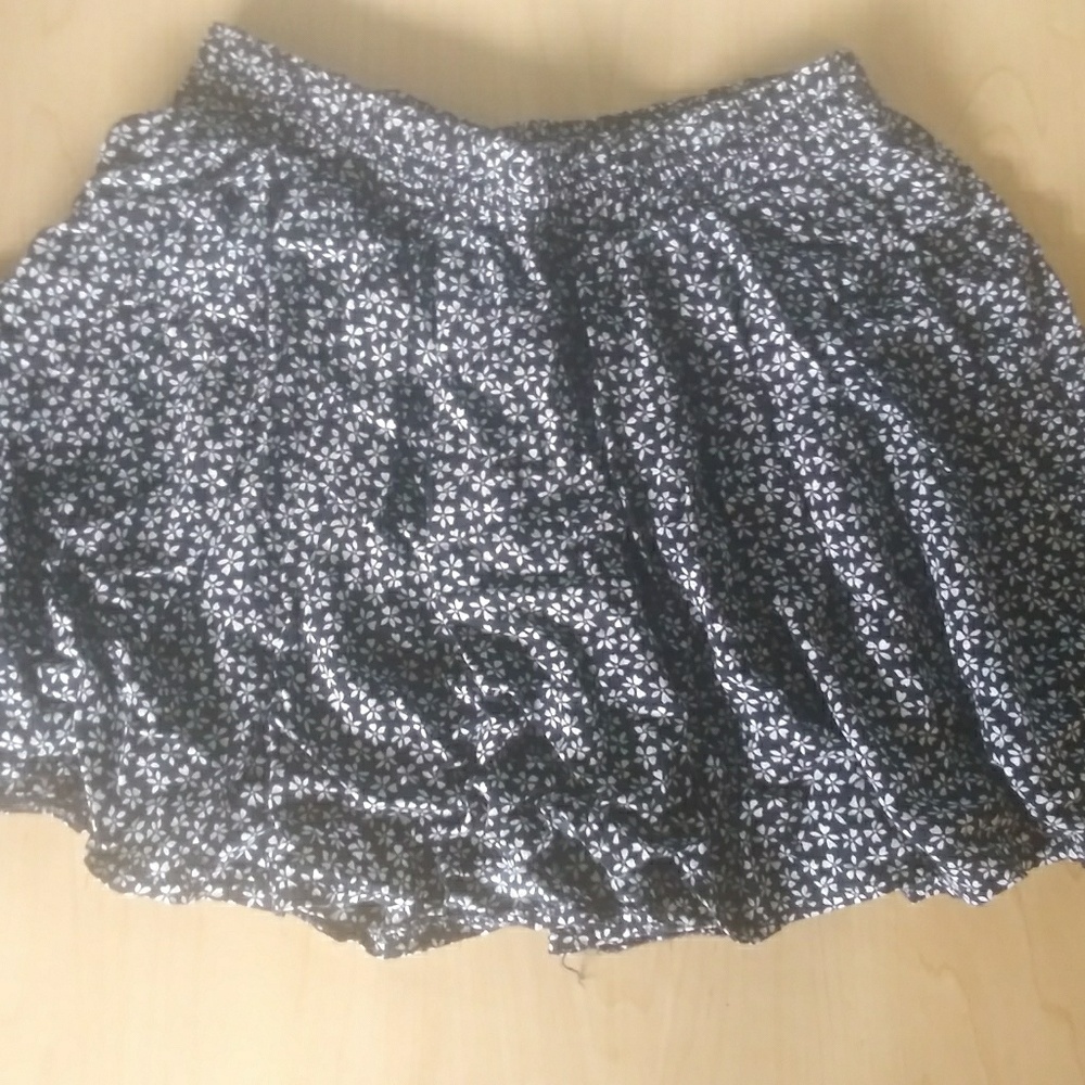 Brandy Melville floral skirt One size